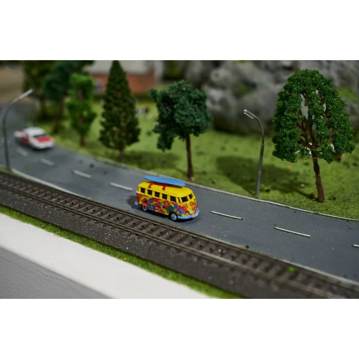Bus Volkswagen T1 Flower Power 2.4GHz RTR 1/87 Carson 500504150 - 10