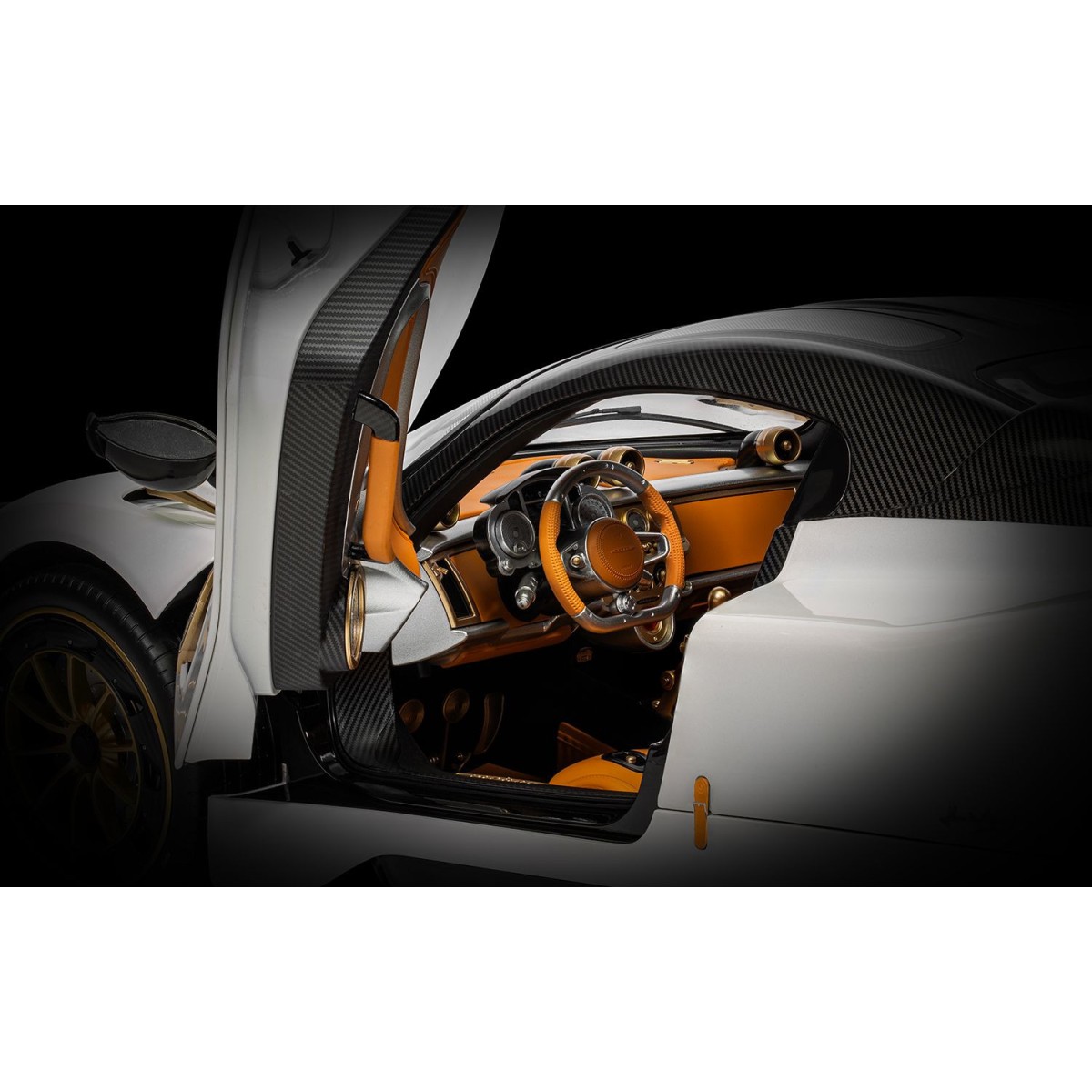 Pocher HK123 Pagani Utopia Coupe - Bianco Perla 1/8 - HK123