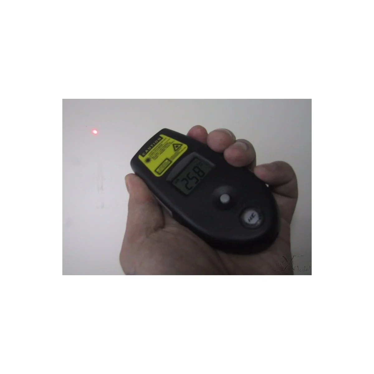 Thermomètre infra-rouge digital pointeur laser H.T. Hobby Taiwan E012 - 1