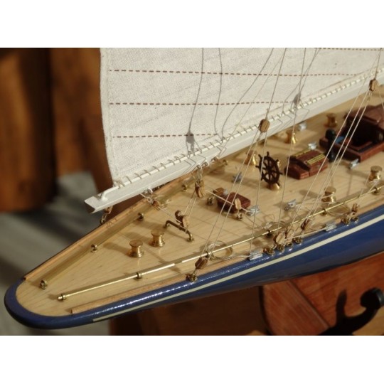 1700/10-Endeavour 1934 avec outils 1/80 bateau en bois Amati