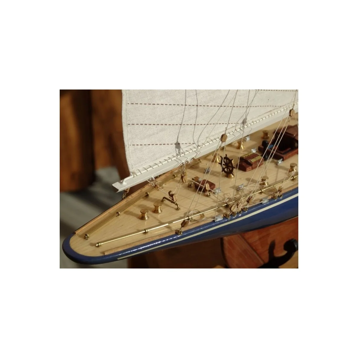 Endeavour 1934 with tools 1/80 wooden boat Amati Amati 1700/10 - 2 Endeavour 1934 with tools 1/80 wooden boat Amati Amati 1700/10 - 2