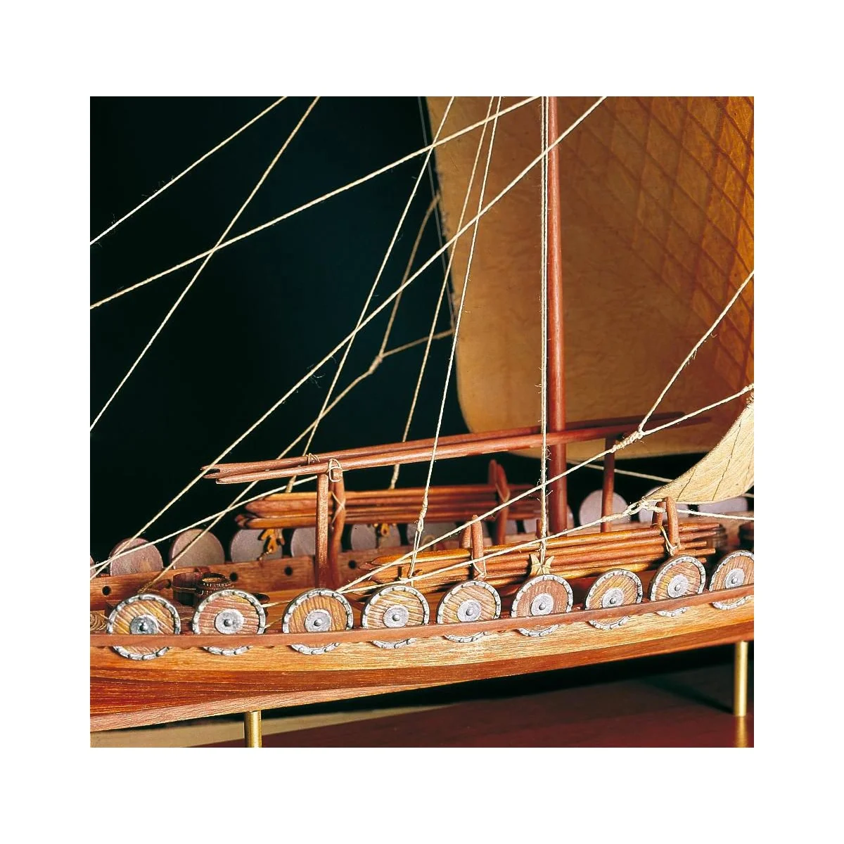 Bateau Viking Drakkar 1/50 bateau en bois Amati Amati 1406/01 - 3
