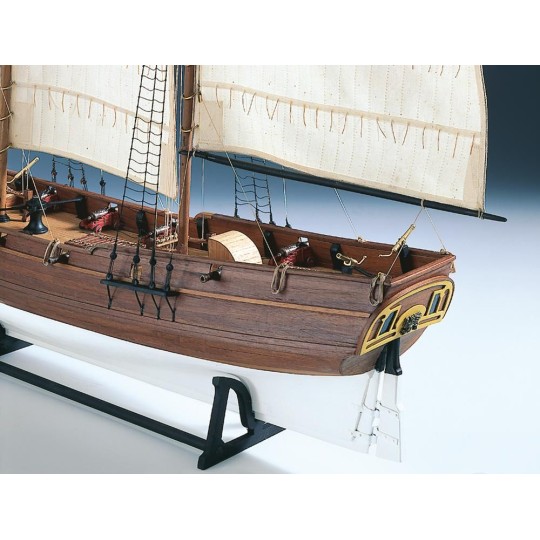 1446-Bateau pirate Adventure 1/60 bateau en bois Amati