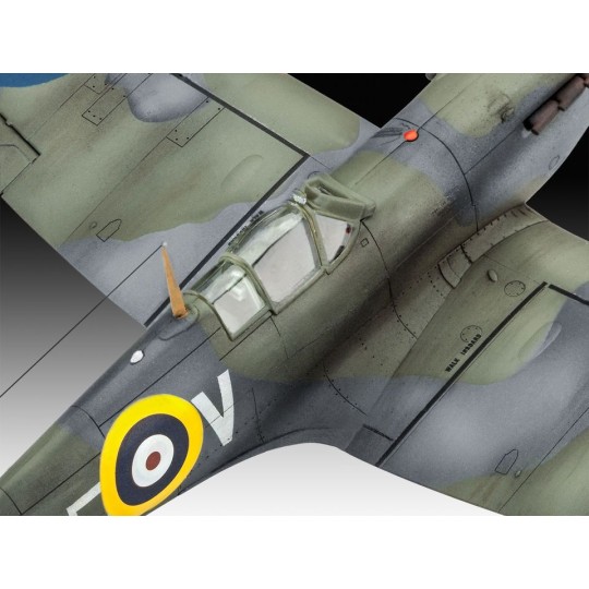 Spitfire Mk.IIa 1/72 + Revell paints Revell 63953 - 4 63953-Spitfire Mk.IIa 1/72 + Revell paints - 63953