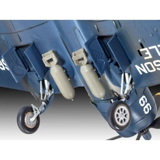 63955-F4U-4 Corsair 1/72 + Revell paints - 63955