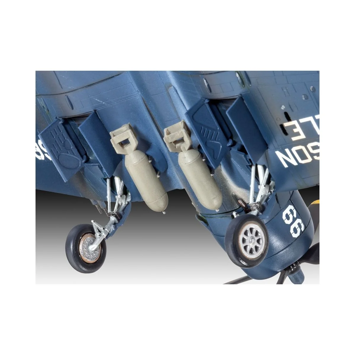 F4U-4 Corsair 1/72 + Revell paints Revell 63955 - 3