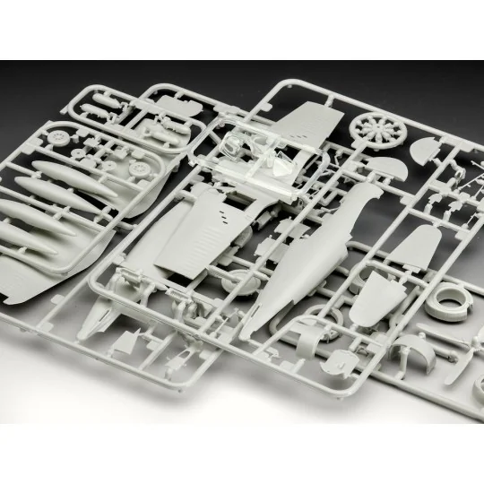 F4U-4 Corsair 1/72 + Revell paints Revell 63955 - 6 63955-F4U-4 Corsair 1/72 + Revell paints - 63955