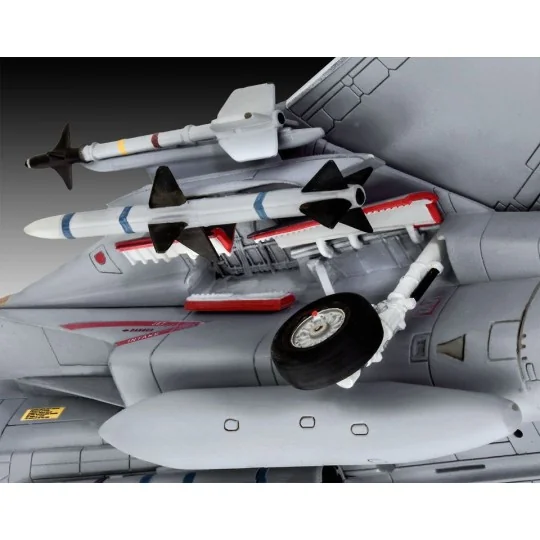 F4U-4 Corsair 1/72 + Revell paints Revell 63960 - 3 63960-F4U-4 Corsair 1/72 + Revell paints - 63960