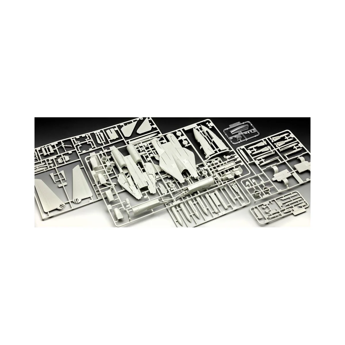 F4U-4 Corsair 1/72 + Revell paints Revell 63960 - 7