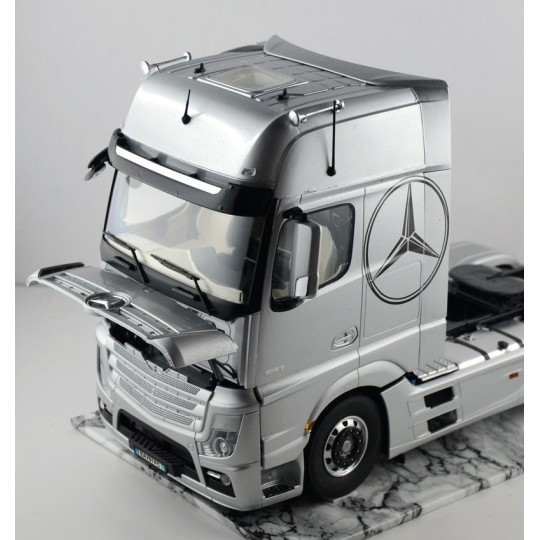 I3905-Mercedes Actros Gigaspace 1/24 Italeri - I3905