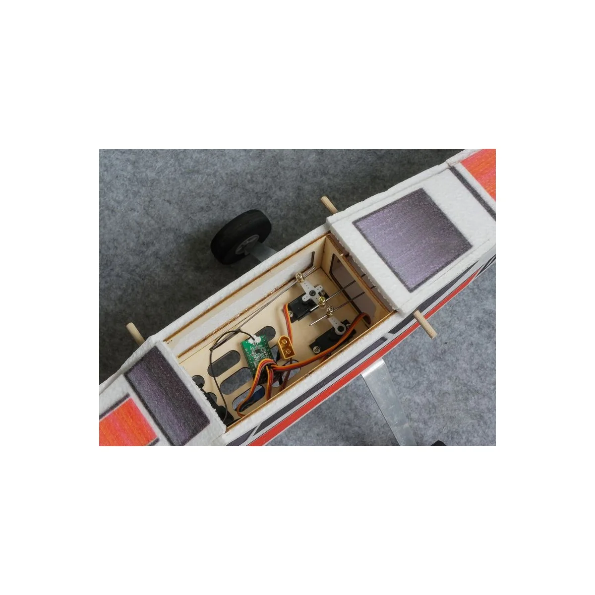 Cessna 960mm E10 EPP Kit seul DW Hobby DW Hobby - Dancing Wings Hobby E1001 - 8