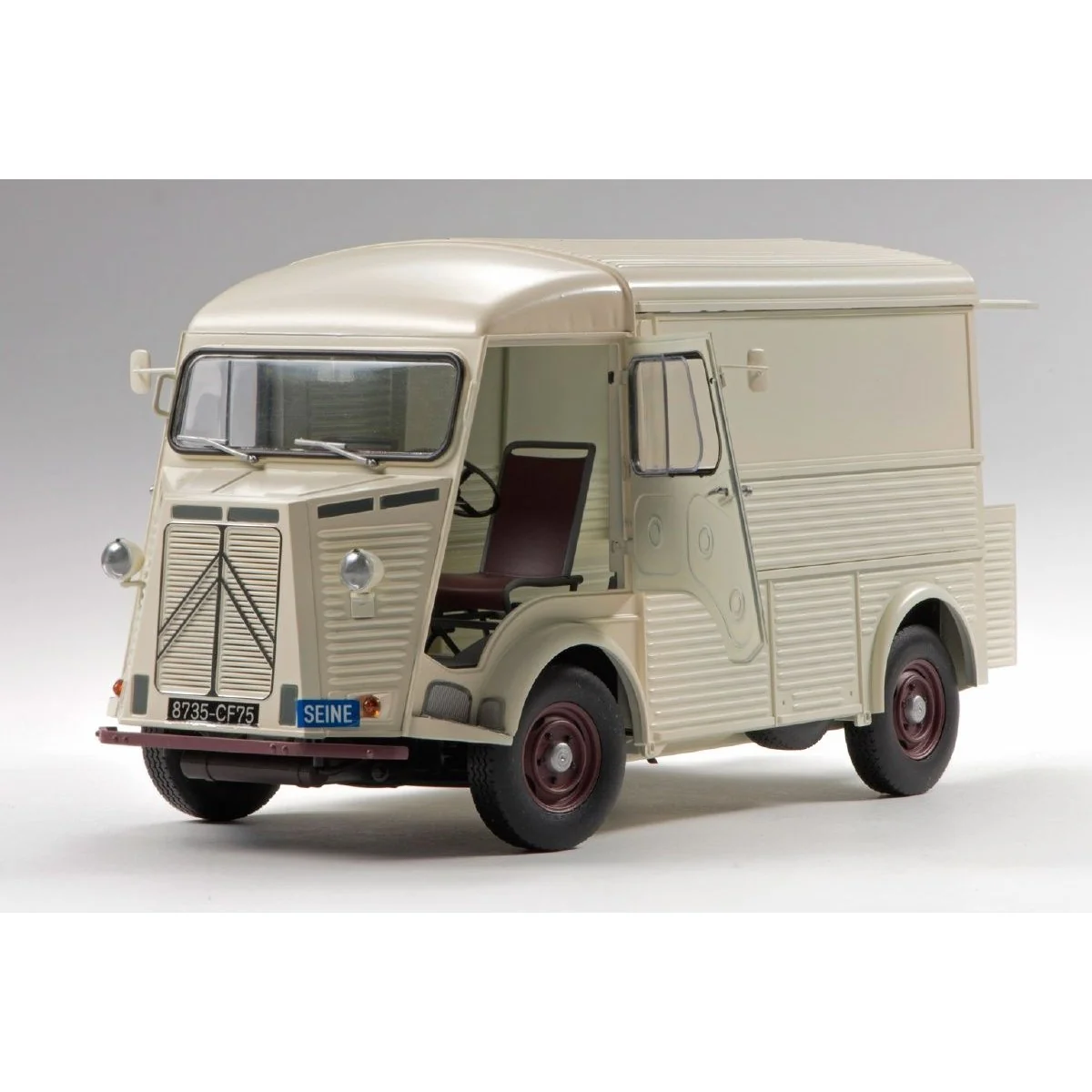 Citroën Type H 1/24 Ebbro Ebbro 25007 - 2 Citroën Type H 1/24 Ebbro Ebbro 25007 - 2