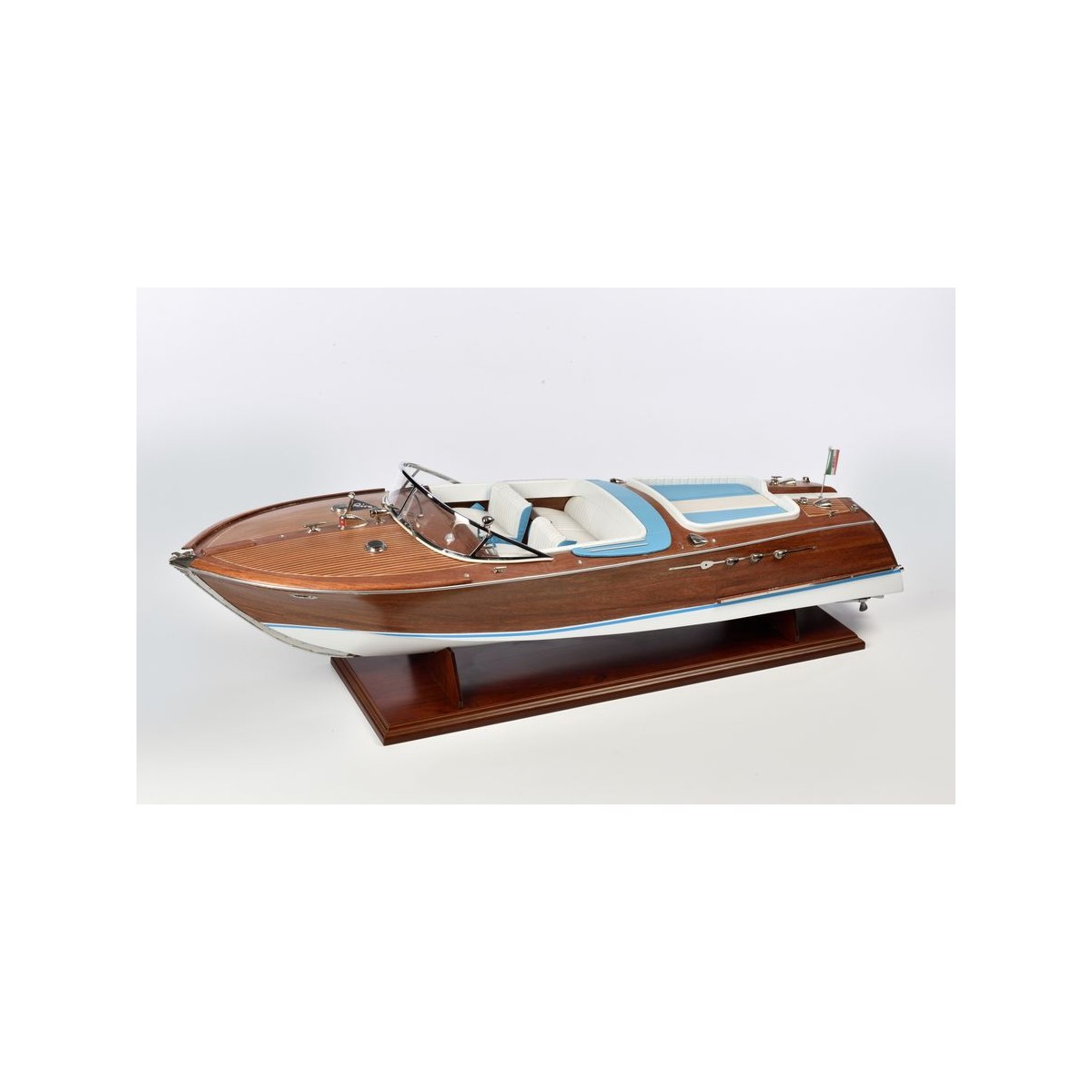 Italian Runabout Riva 1/10 bateau en bois Amati Amati 1608 - 1