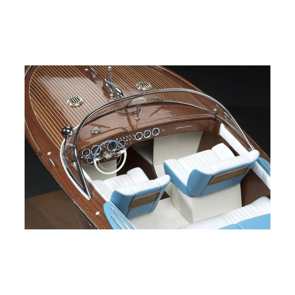 Italian Runabout Riva 1/10 wooden boat Amati Amati 1608 - 2