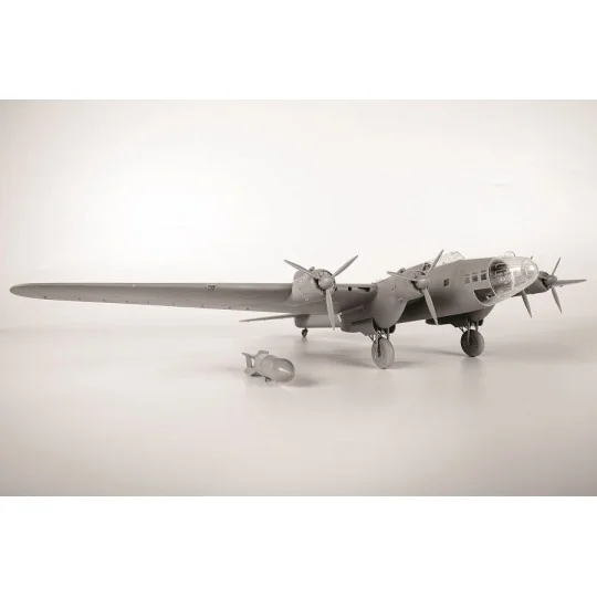 Z7291-Heavy bomber Russian T6 - 7 1/72 Zvezda