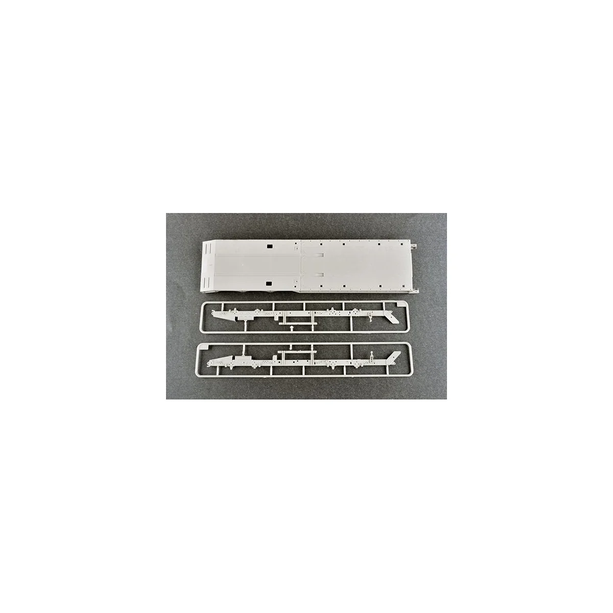 M983A2 HEMTT with M870A1 1/35 Trumpeter Semi-Trailer Trumpeter TR01055 - 6 M983A2 HEMTT with M870A1 1/35 Trumpeter Semi-Trailer Trumpeter TR01055 - 6