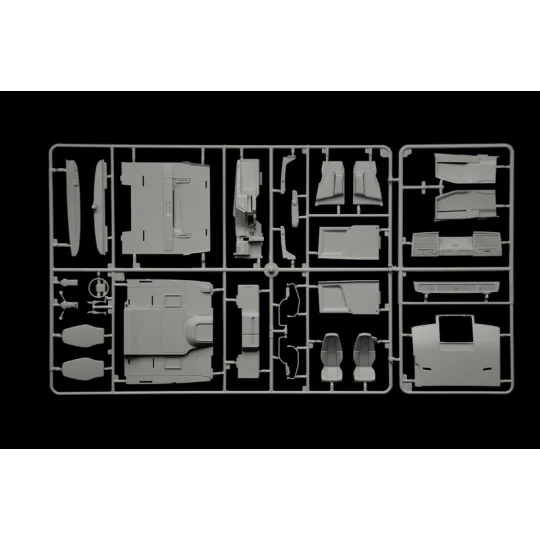 Volvo FH4 Globetrotter medium roof 1/24 Italeri Italeri I3942 - 9 I3942-Volvo FH4 Globetrotter medium roof 1/24 Italeri - I3942