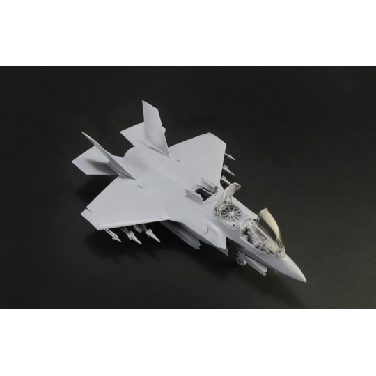 Jet F-35B Lightning II STOVL 1:72 Italeri Aircraft Italeri I1425 - 7 I1425-Jet F-35B Lightning II STOVL 1:72 Italeri Aircraft - I1425