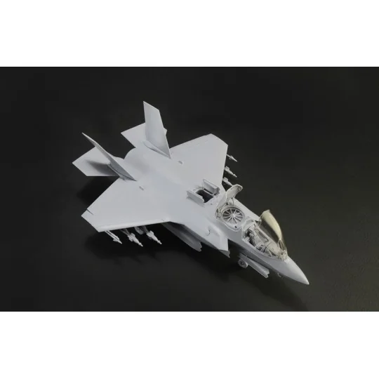 Jet F-35B Lightning II STOVL 1:72 Italeri Aircraft Italeri I1425 - 7 I1425-Jet F-35B Lightning II STOVL 1:72 Italeri Aircraft - I1425