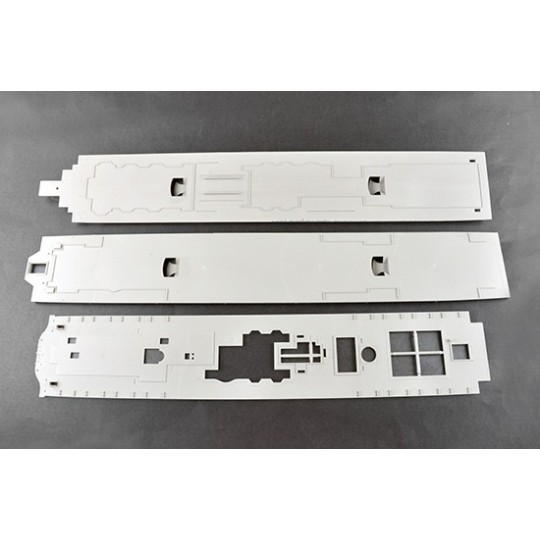 03719-R.M.S. Titanic with LED lighting 1/200 Trumpeter