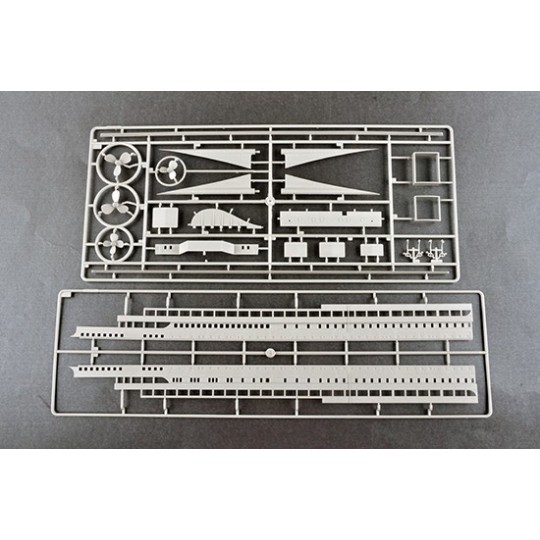 TR03719-R.M.S. Titanic with LED lighting 1/200 Trumpeter - 03719