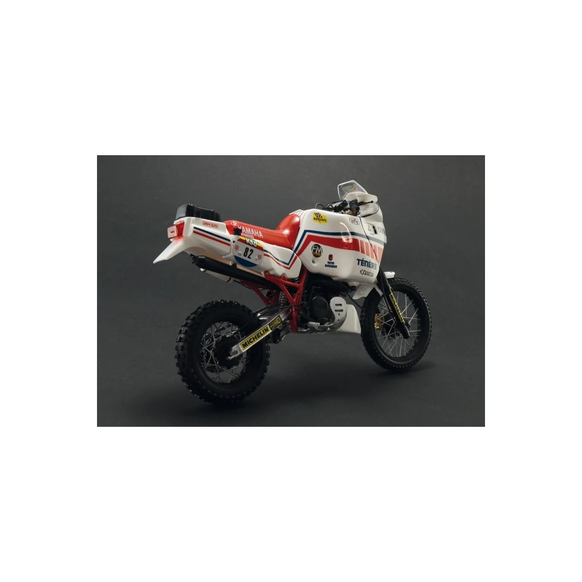 YAMAHA Ténéré 660cc Paris Dakar 1986 1/9 Italeri Italeri I4642 - 6 YAMAHA Ténéré 660cc Paris Dakar 1986 1/9 Italeri Italeri I4642 - 6