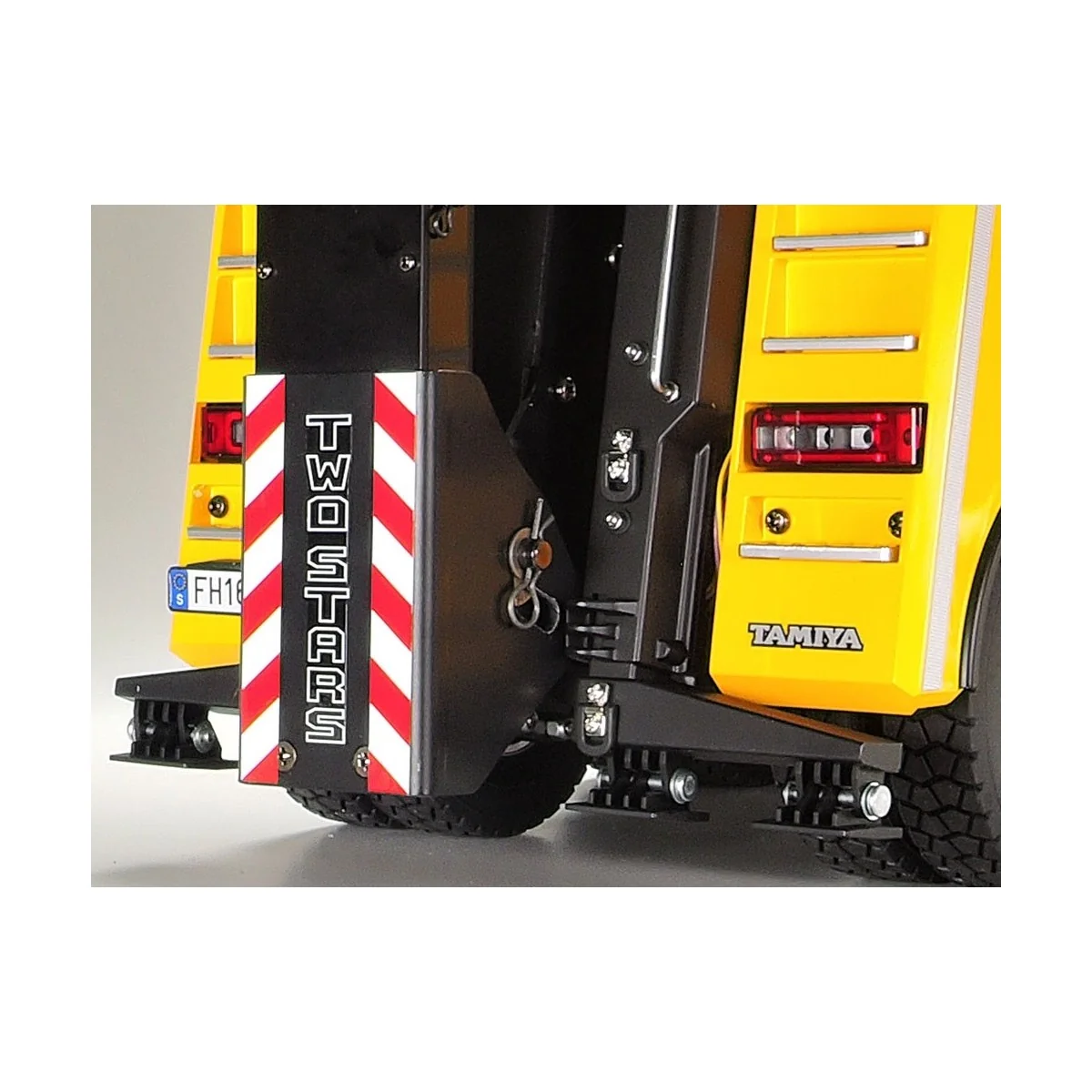 Depanneur Volvo FH16 8x4 Tamiya 56362 Tamiya 56362 - 12 Depanneur Volvo FH16 8x4 Tamiya 56362 Tamiya 56362 - 12
