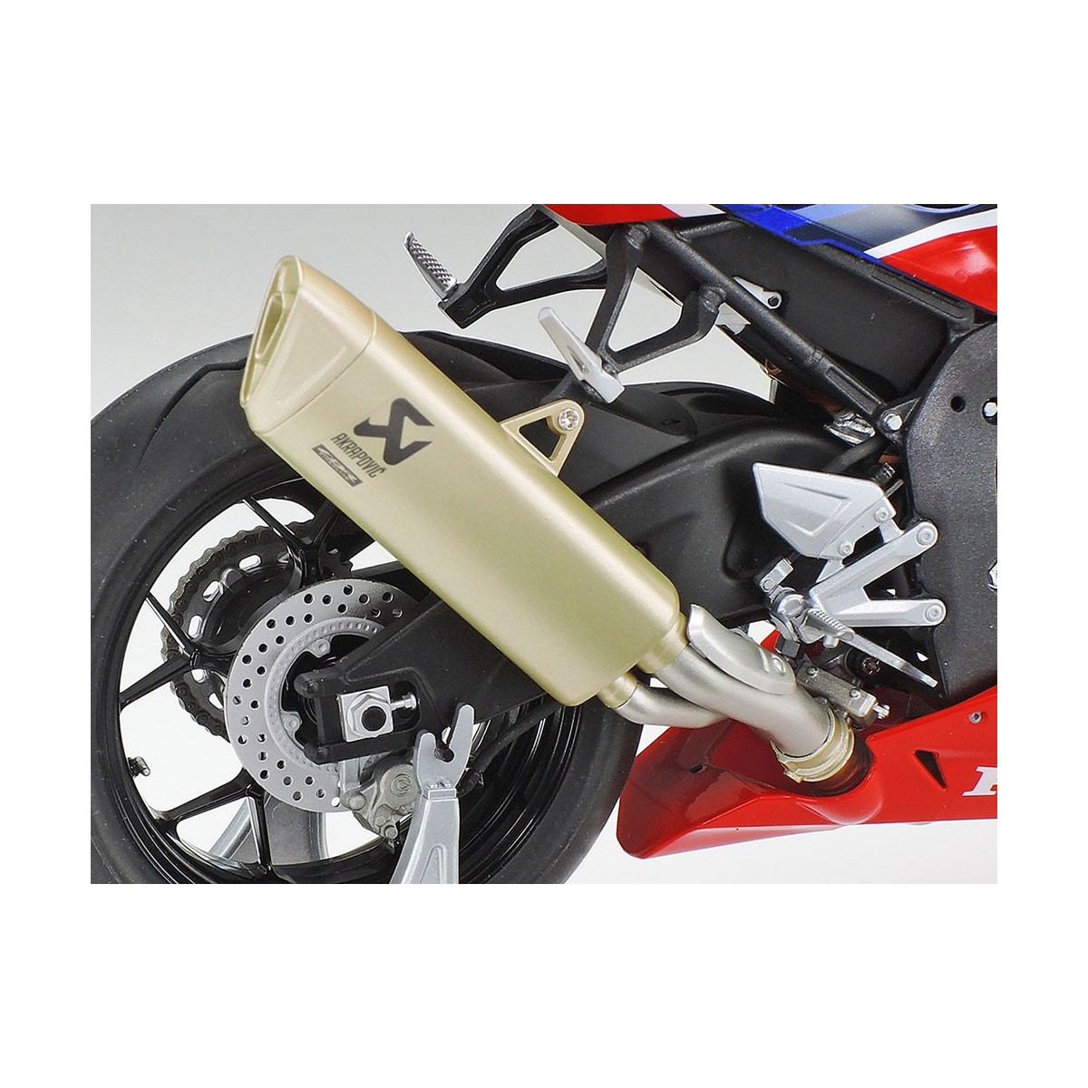 Motorcycle Honda CBR1000RR-R Fireblade SP 1/12 Tamiya Tamiya 14138 - 6 Motorcycle Honda CBR1000RR-R Fireblade SP 1/12 Tamiya Tamiya 14138 - 6