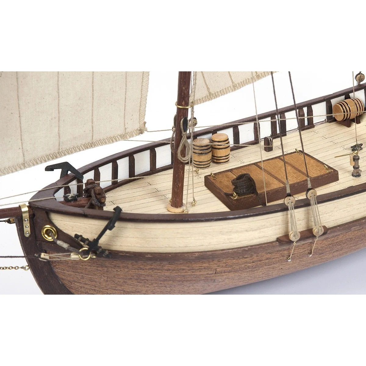 Polaris 1/50 boat with Ochre wood construction kit OcCre 12007 - 13 Polaris 1/50 boat with Ochre wood construction kit OcCre 12007 - 13