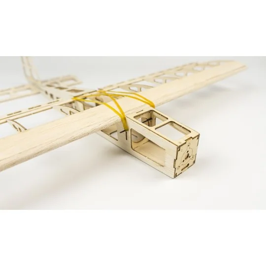 R0304B-Stick -06 580mm R03 PNP + entoilage Kit balsa DW Hobby