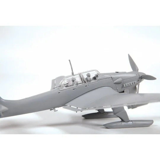 Z7323-Ju87B-2/U4 with Skis 1/72 Zvezda - Z7323