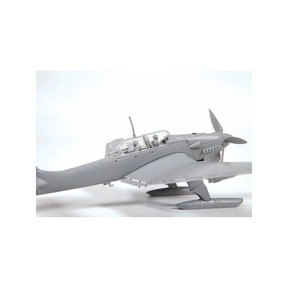 Ju87B-2/U4 avec Skis 1/72 Zvezda Zvezda Z7323 - 5