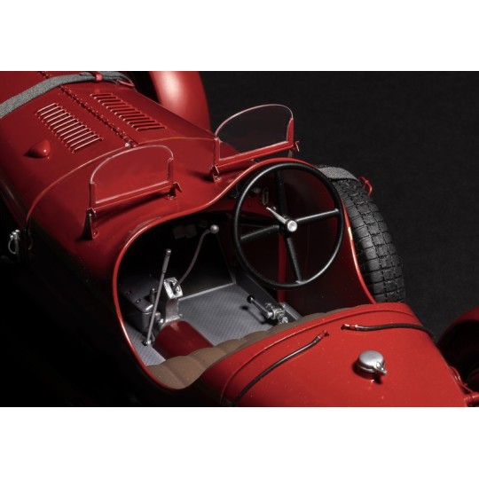 I4708-Alfa Romeo 8C 2300 Roadster 1/12 Italeri