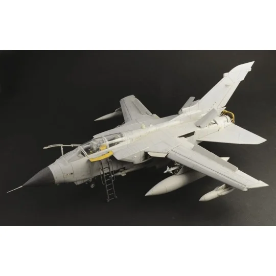I2513-Tornado GR.4 1/32 Italeri - I2513