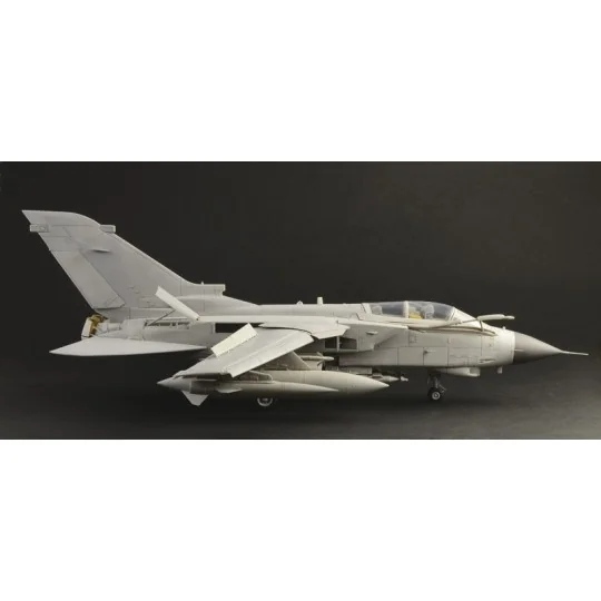 I2513-Tornado GR.4 1/32 Italeri - I2513
