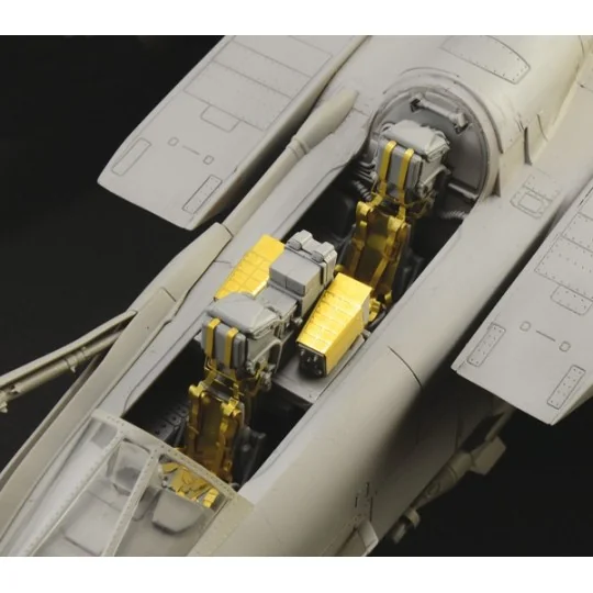 I2513-Tornado GR.4 1/32 Italeri - I2513