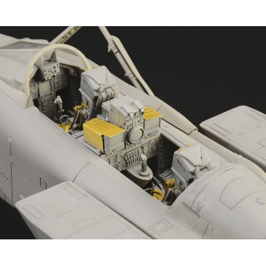 I2513-Tornado GR.4 1/32 Italeri - I2513