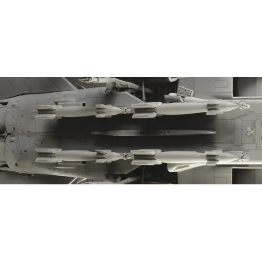 Tornado GR.4 1/32 Italeri Italeri I2513 - 19 I2513-Tornado GR.4 1/32 Italeri - I2513