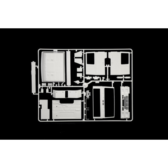 I3945-Volvo FH16 bâché avec hayon 1/24 Italeri