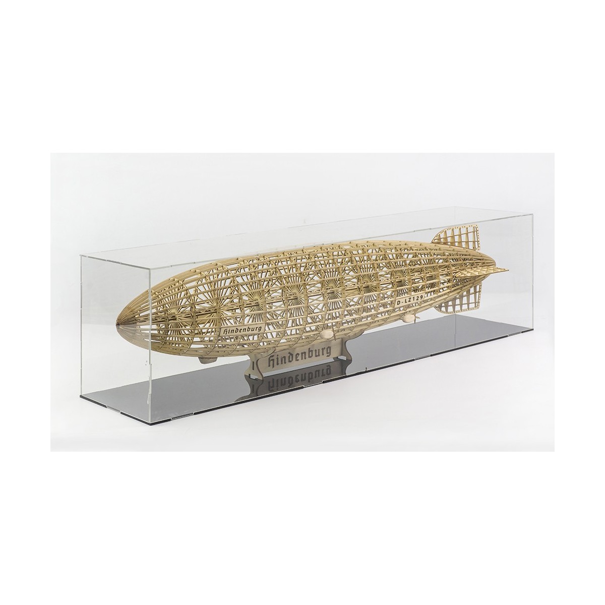 Dirigeable Zepplin LZ-129 HINDENBURG + VITRINE 1/408 découpe laser bois DW Hobby DW Hobby - Dancing Wings Hobby VS33 - 1