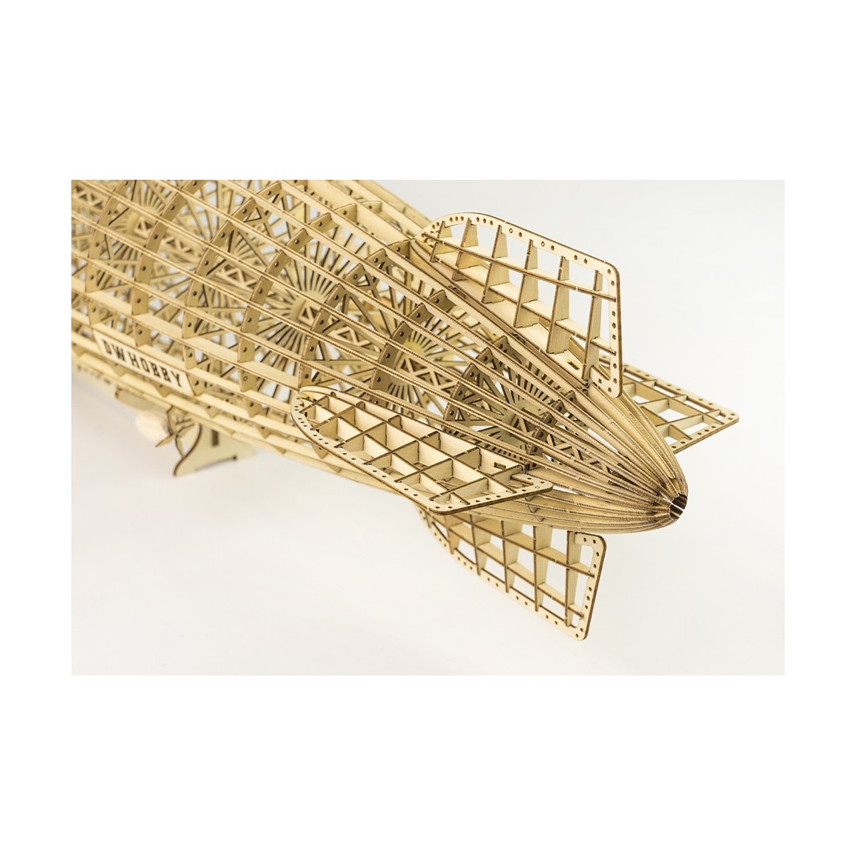 Dirigeable Zepplin LZ-129 HINDENBURG + VITRINE 1/408 découpe laser bois DW Hobby DW Hobby - Dancing Wings Hobby VS33 - 8
