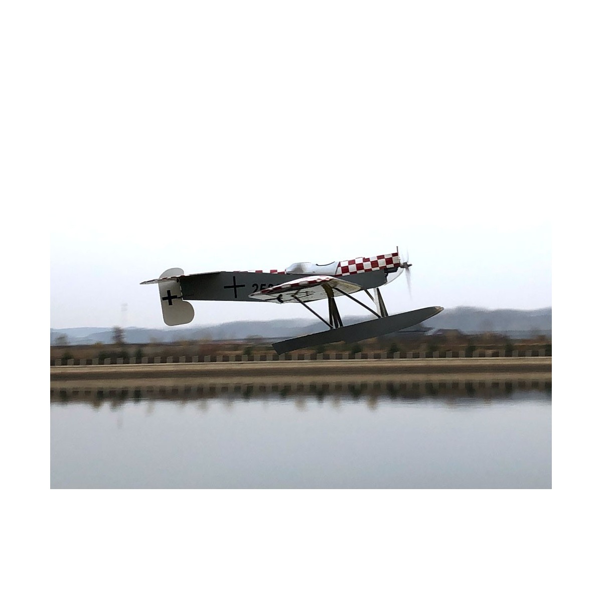 Hydravion Hansa-Brandenburg W.29 1.40m S26 Kit balsa DW Hobby DW Hobby - Dancing Wings Hobby S2601 - 13 Hydravion Hansa-Brandenburg W.29 1.40m S26 Kit balsa DW Hobby DW Hobby - Dancing Wings Hobby S2601 - 13