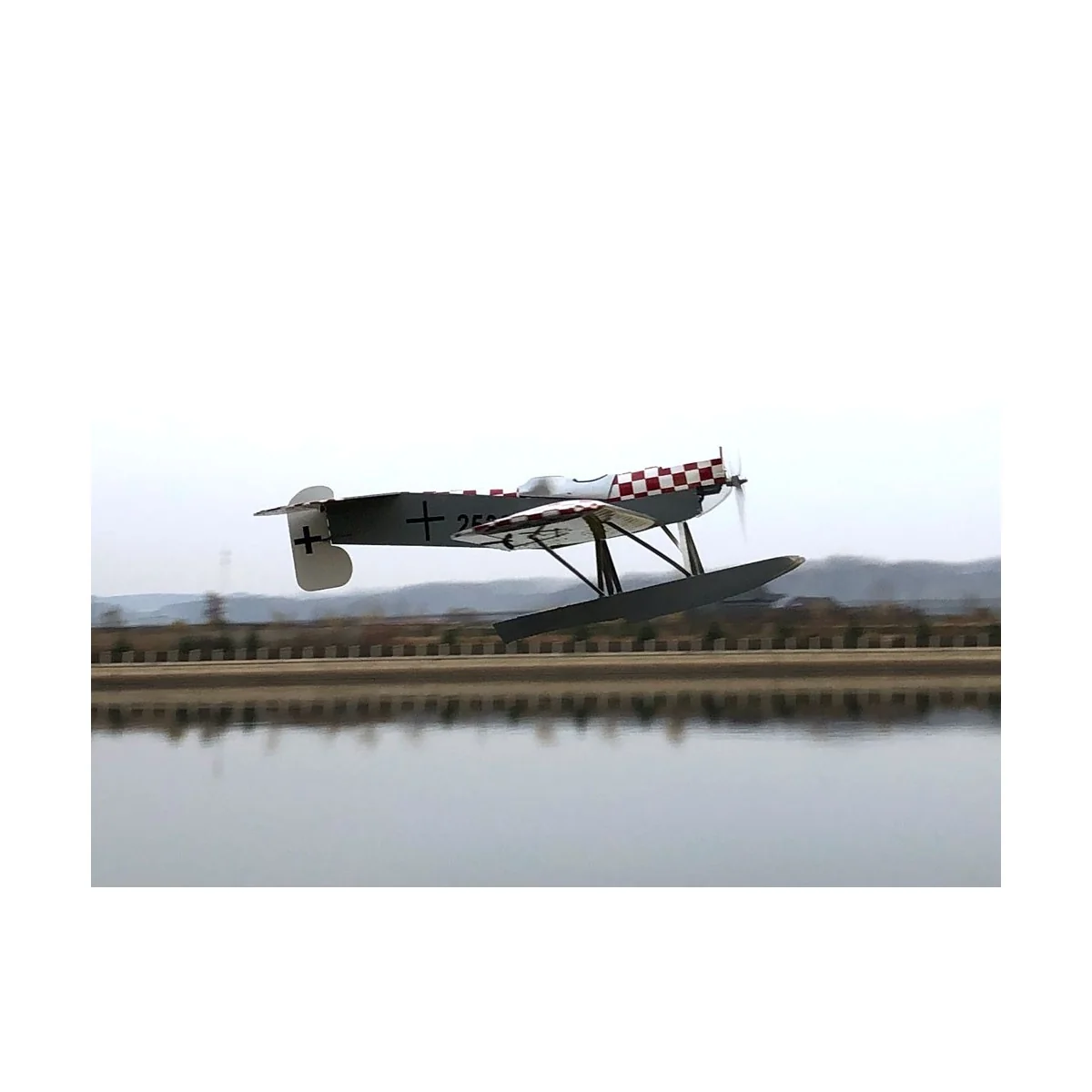Hydravion Hansa-Brandenburg W.29 1.40m S26 Kit balsa DW Hobby DW Hobby - Dancing Wings Hobby S2601 - 13 Hydravion Hansa-Brandenburg W.29 1.40m S26 Kit balsa DW Hobby DW Hobby - Dancing Wings Hobby S2601 - 13