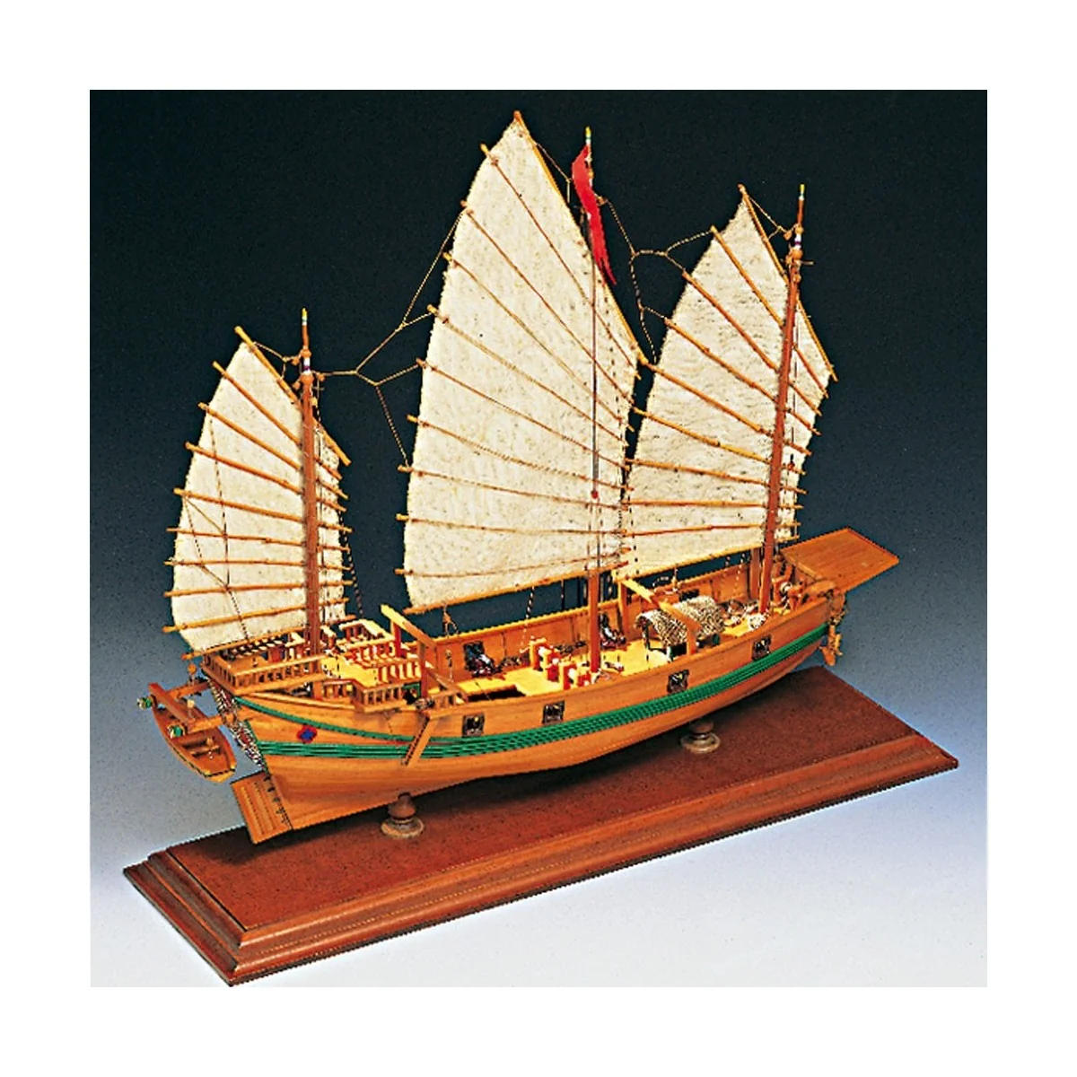 Jonque Pirate Chinoise 1/100 bateau en bois Amati Amati 1421 - 1 Jonque Pirate Chinoise 1/100 bateau en bois Amati Amati 1421 - 1