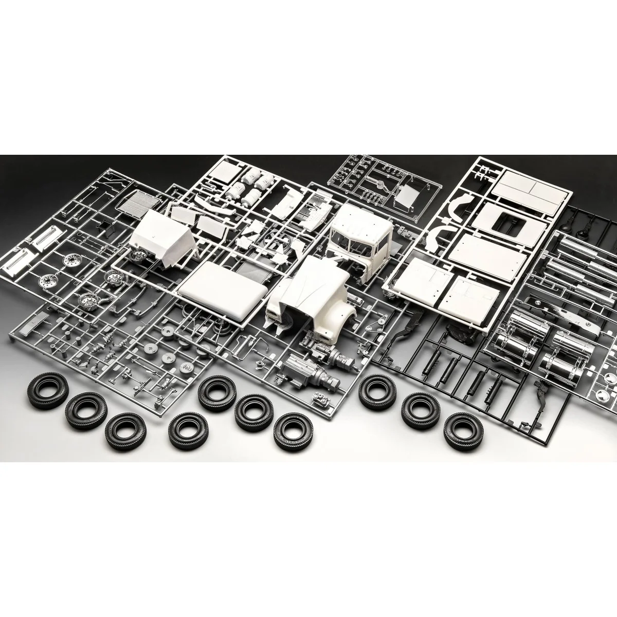 American Kenworth W-900 1/25 Revell Truck Revell 07659 - 6