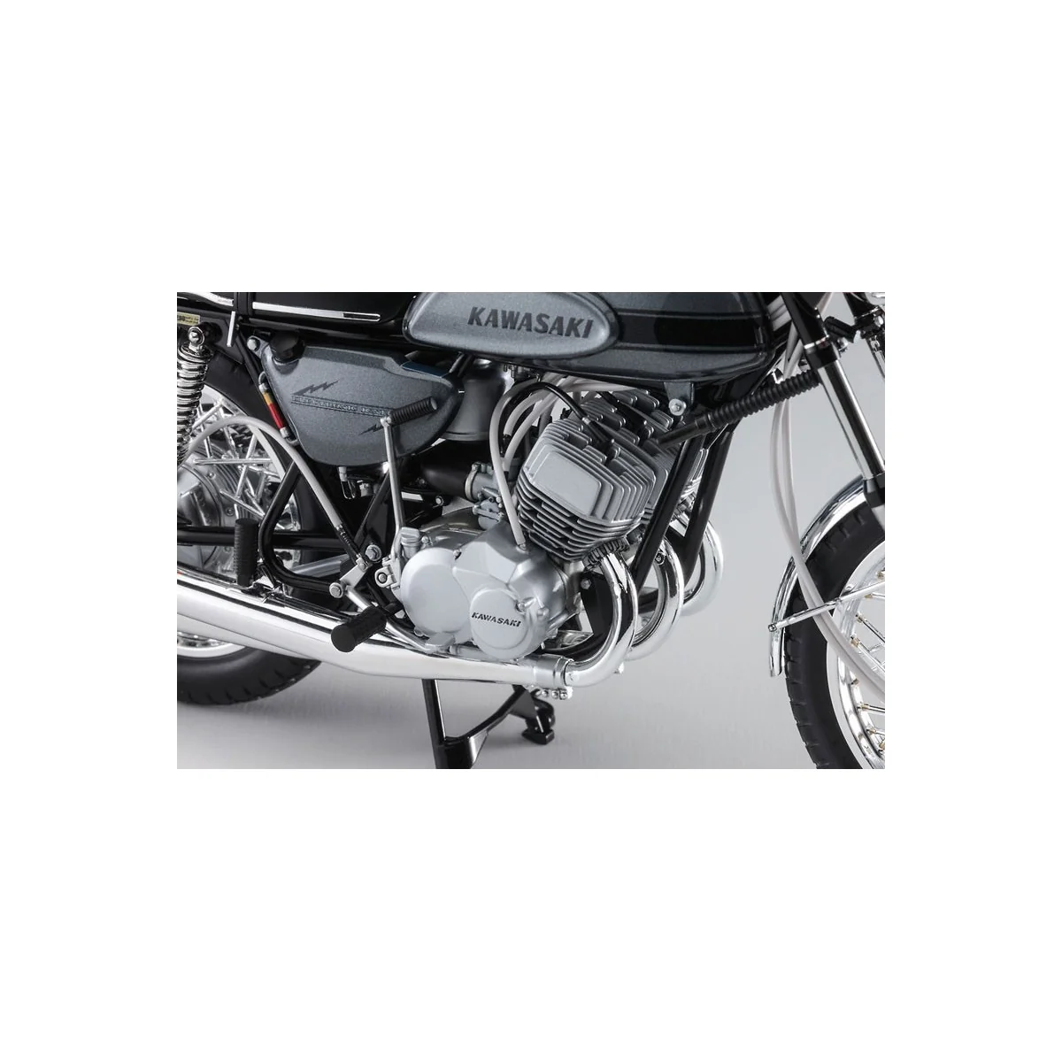 Kawasaki 500-SS/MACH III (1969) 1:12 Hasegawa Hasegawa 21510 - 3 Kawasaki 500-SS/MACH III (1969) 1:12 Hasegawa Hasegawa 21510 - 3