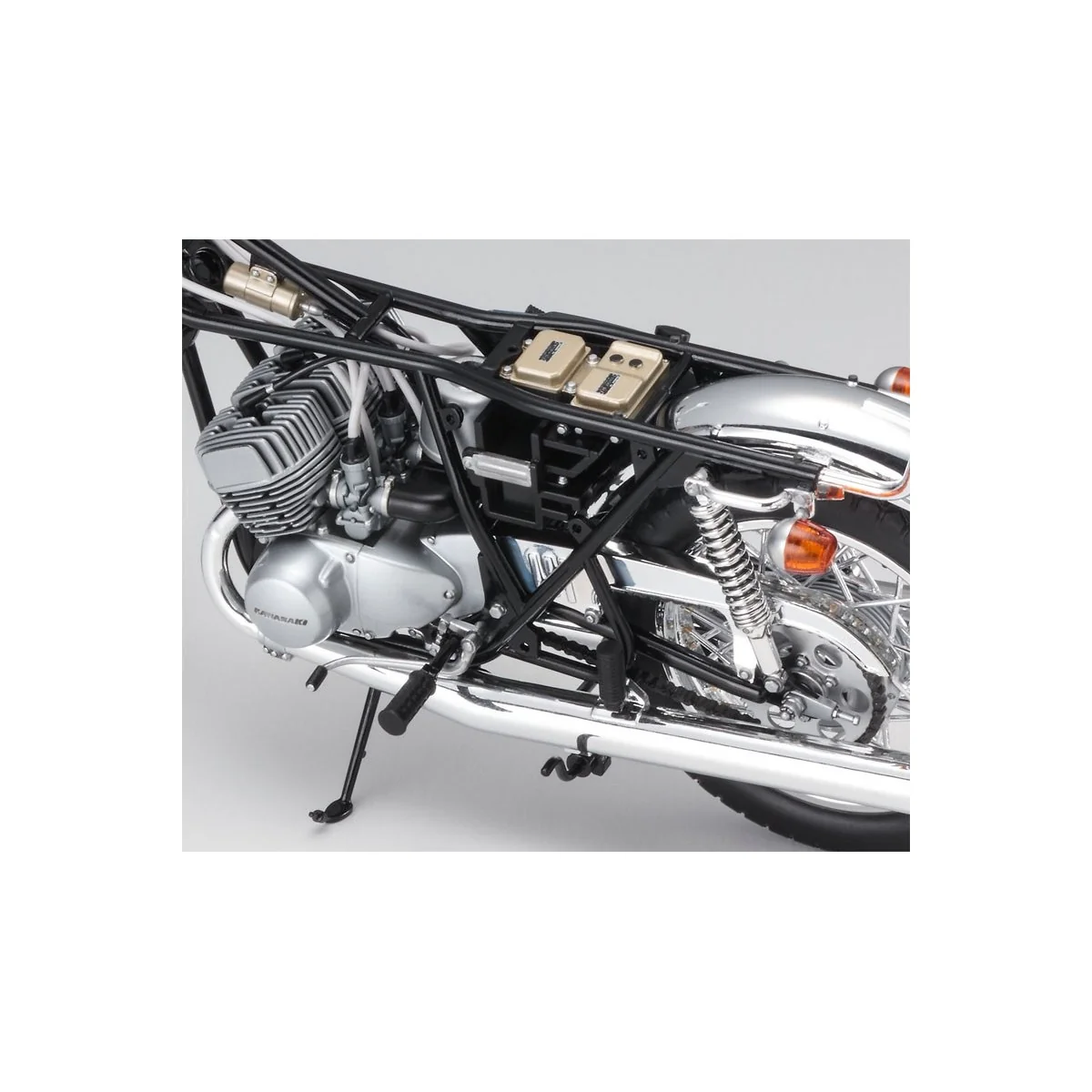 Kawasaki 500-SS/MACH III (1969) 1:12 Hasegawa Hasegawa 21510 - 8 Kawasaki 500-SS/MACH III (1969) 1:12 Hasegawa Hasegawa 21510 - 8