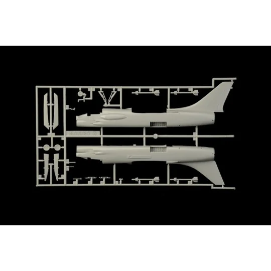 F-8E Crusader 1/72 Italeri aircraft Italeri I1456 - 10 I1456-F-8E Crusader 1/72 Italeri aircraft - I1456