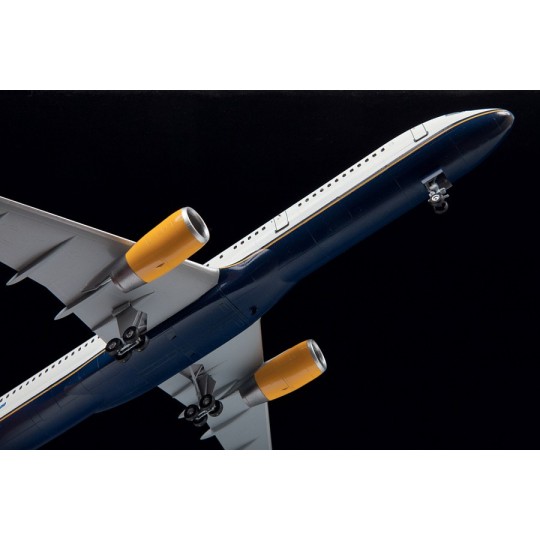 Z7032-Boeing 757-200 1/144 Zvezda