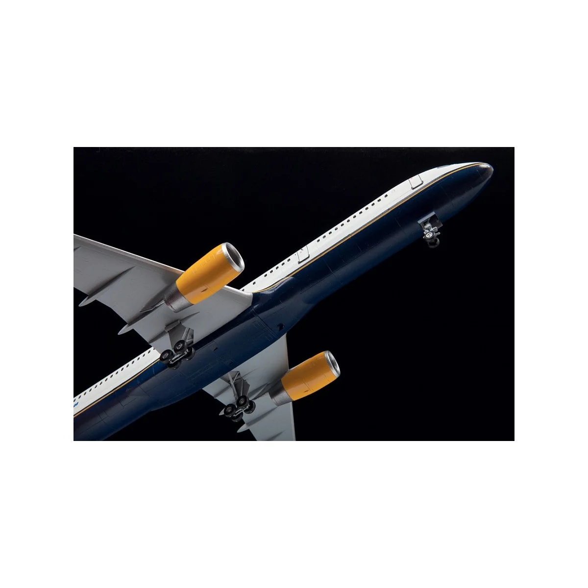 Boeing 757-200 1/144 Zvezda Zvezda Z7032 - 5
